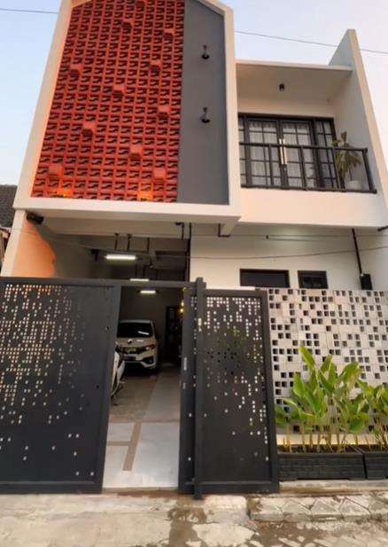 Desain rumah anti-ribut masalah parkir mobil dengan tetangga.