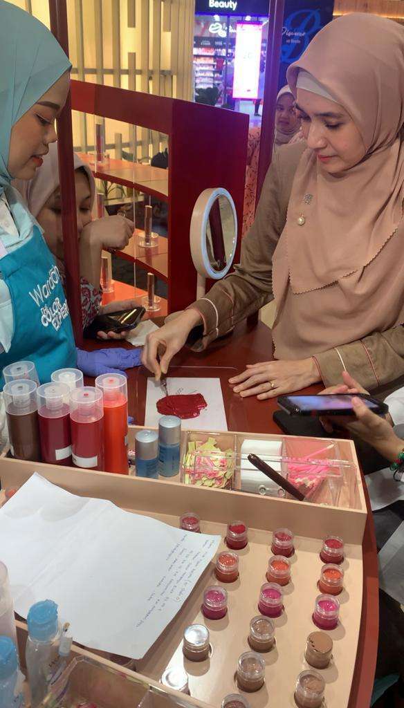 Palet warna