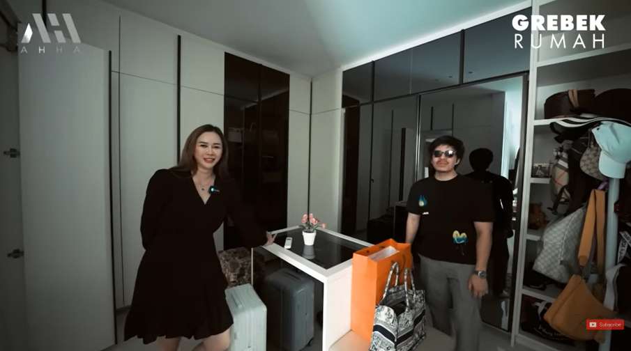 Potret rumah Aura Kasih