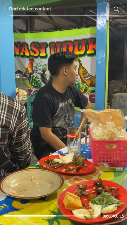 Makanan Sudah Habis, Pria ini Iseng Buka Wadah Sambal Terkejut Saat Melihat Isinya Bikin Mual