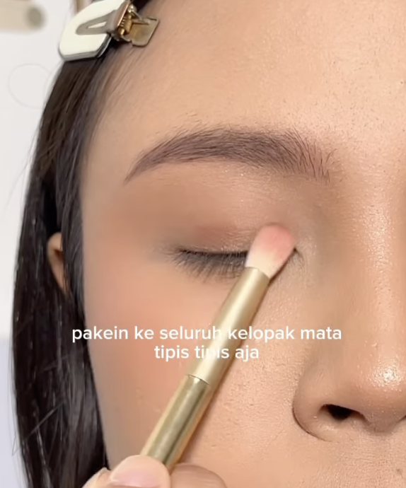 Memakai Eyeshadow