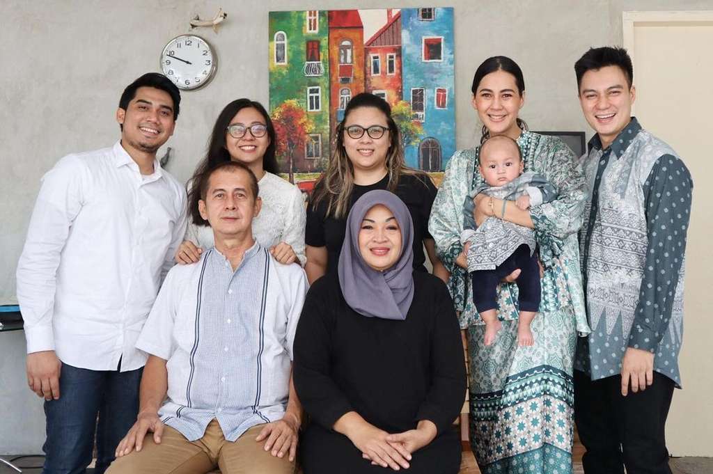 Potret keluarga Paula Verhoeven