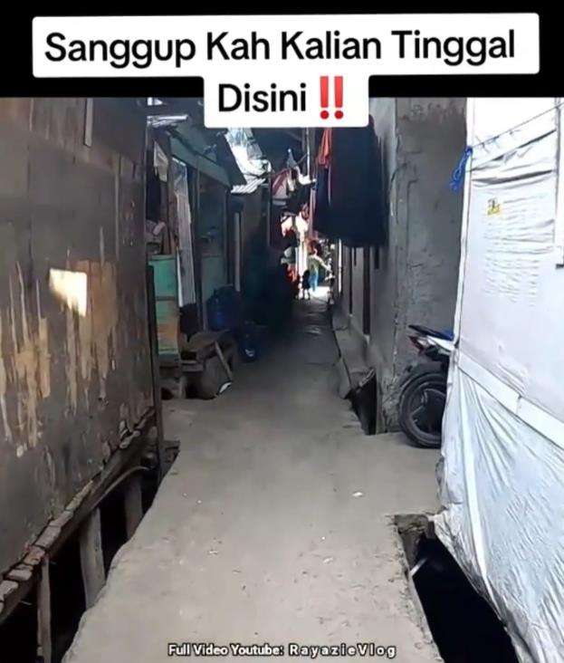 Di balik indahnya Pantai Indah Kapuk ada kampung yang warganya hidup bersama sampah.
