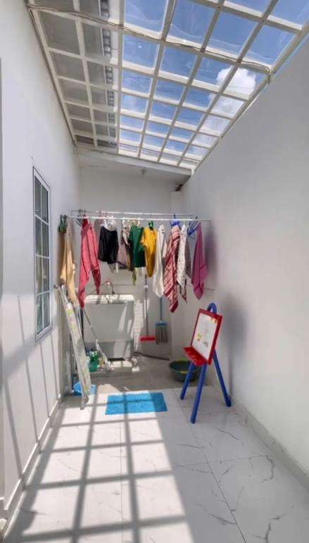 Dicibir kamar mandi dan WC kumuh, wanita ini rombak habis-habisan jadi mewah.