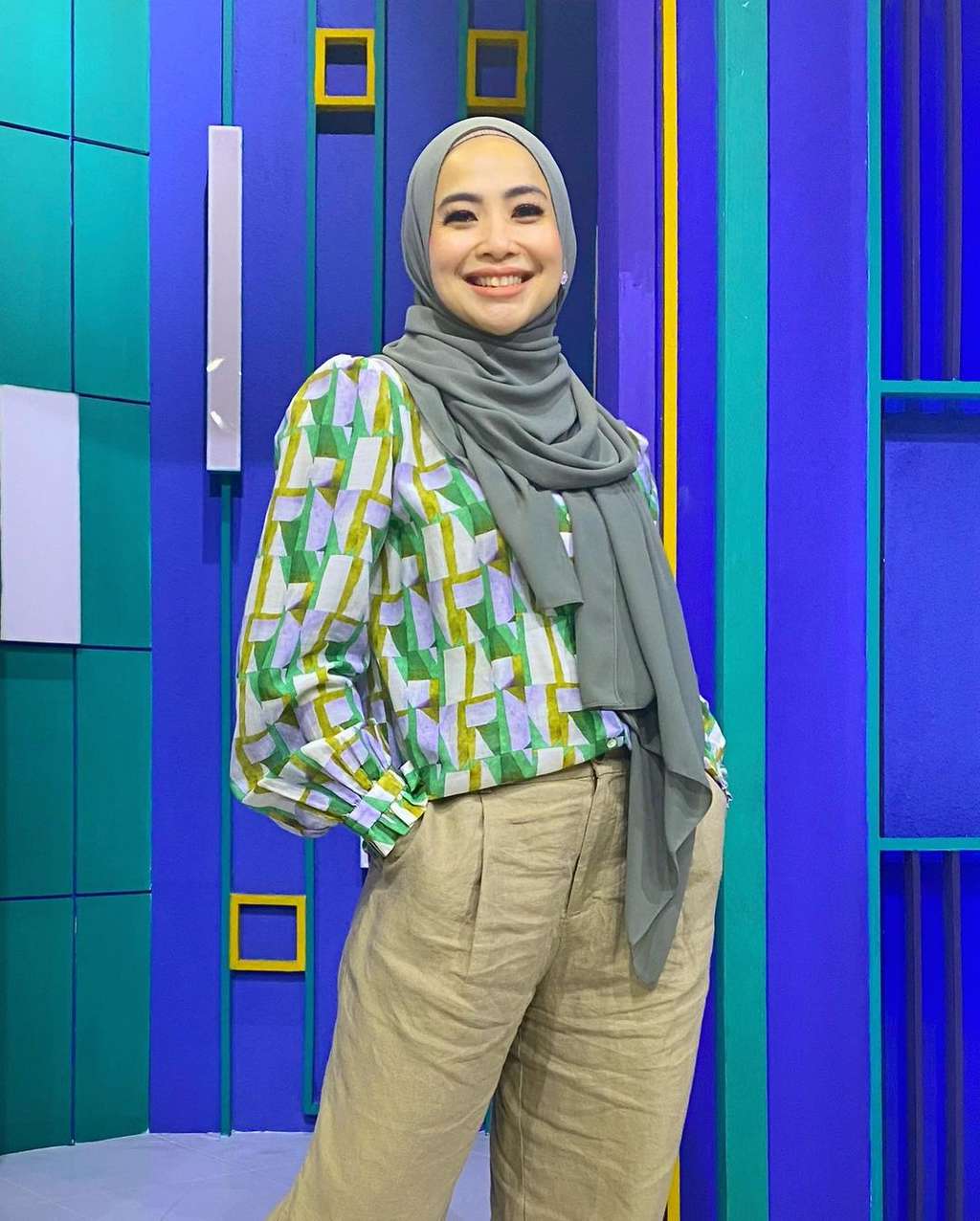 Potret Feni Rose