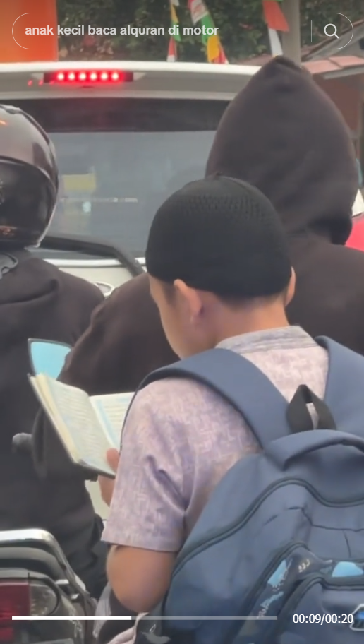 Masya Allah! Bocah Hafalan Al Qur’an di Atas Motor, Menyentuh Hati yang Melihatnya