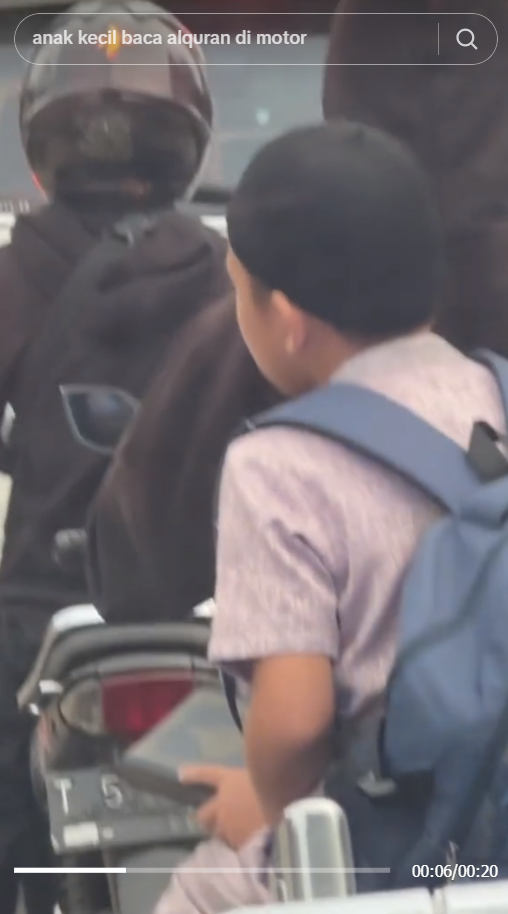 Masya Allah! Bocah Hafalan Al Qur’an di Atas Motor, Menyentuh Hati yang Melihatnya