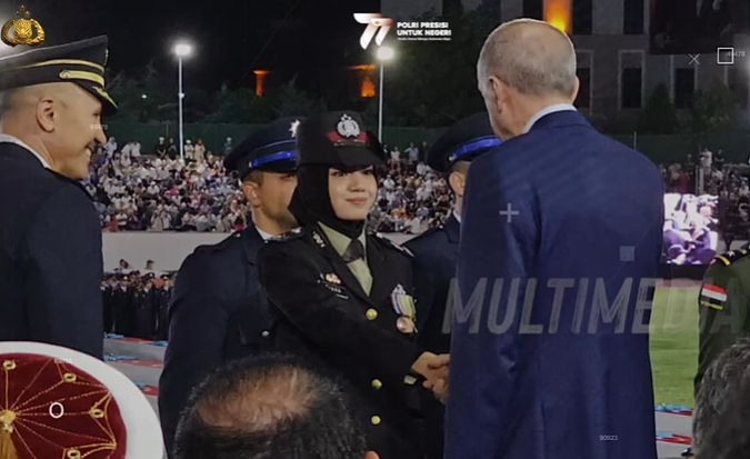 Instagram @divhumaspolri