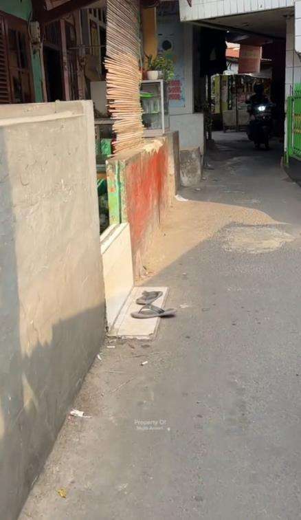 Perkampungan Jakarta sekilas mirip favela di Rio de Janeiro.