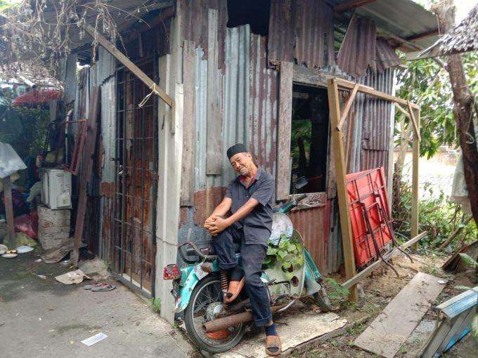 Rumah anti-sombong, dari luar gubuk reyot, dalamnya 'sultan'.