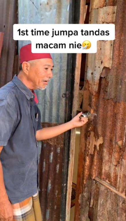 Rumah anti-sombong, dari luar gubuk reyot, dalamnya 'sultan'.