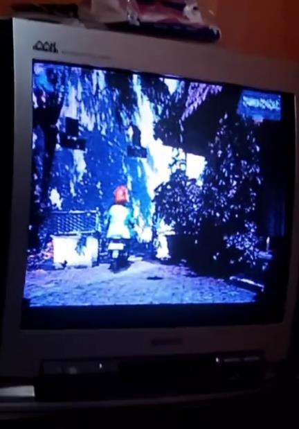 Gangguan televisi bikin gambarnya jadi imut semua.