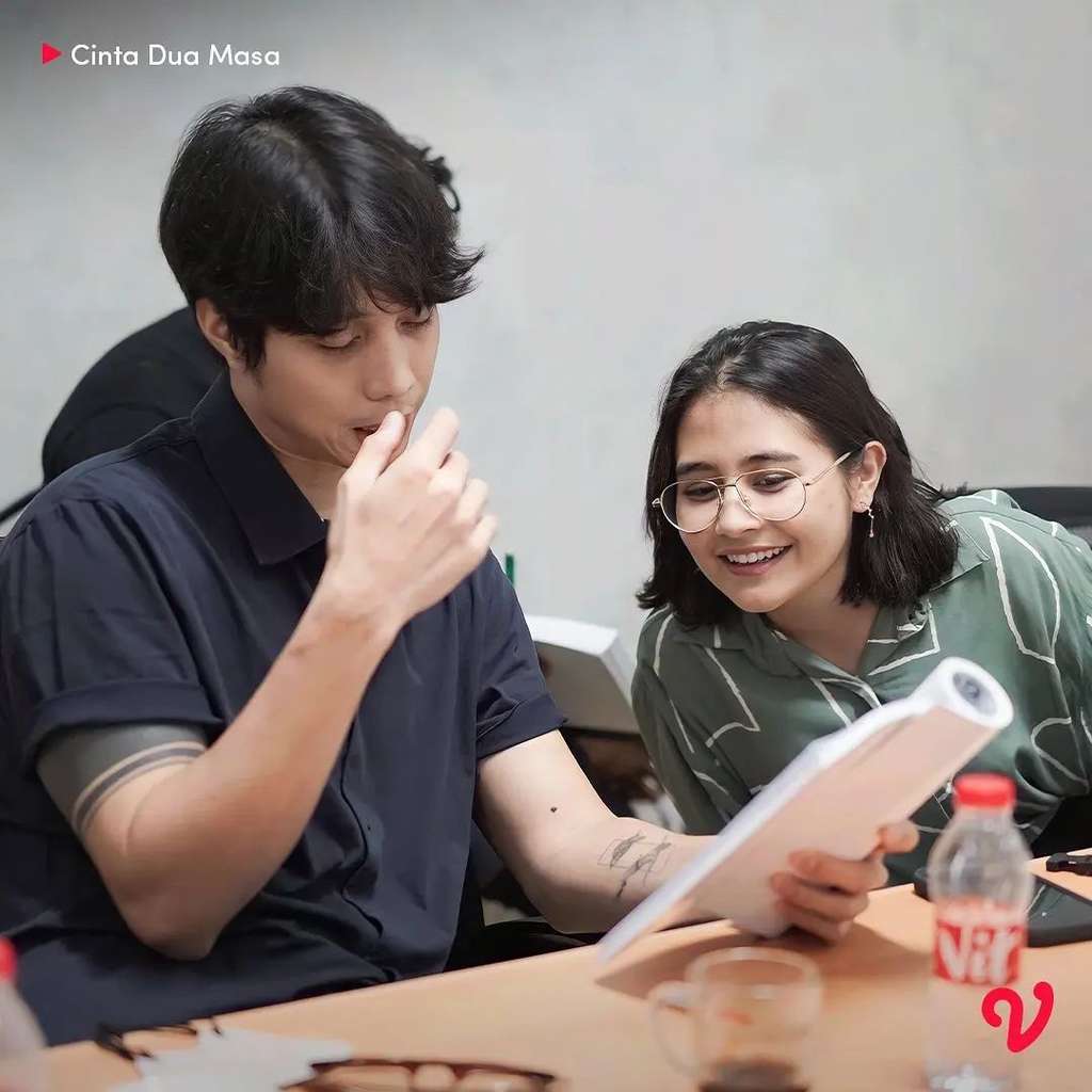 Cinta Dua Masa