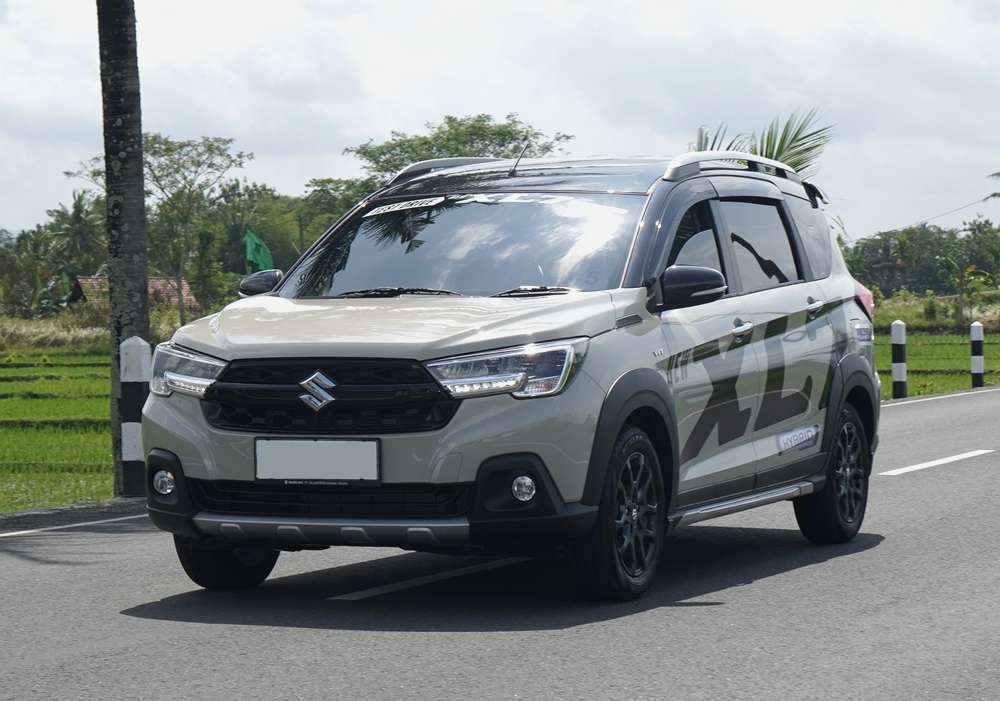 New XL7 Hybrid