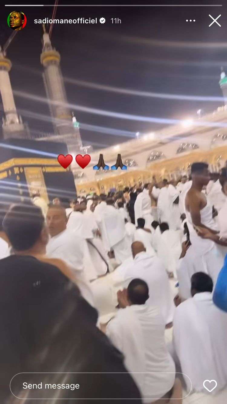 Masya Allah! Momen Pemain Al Nassr Umroh Barengan, Adem Melihatnya