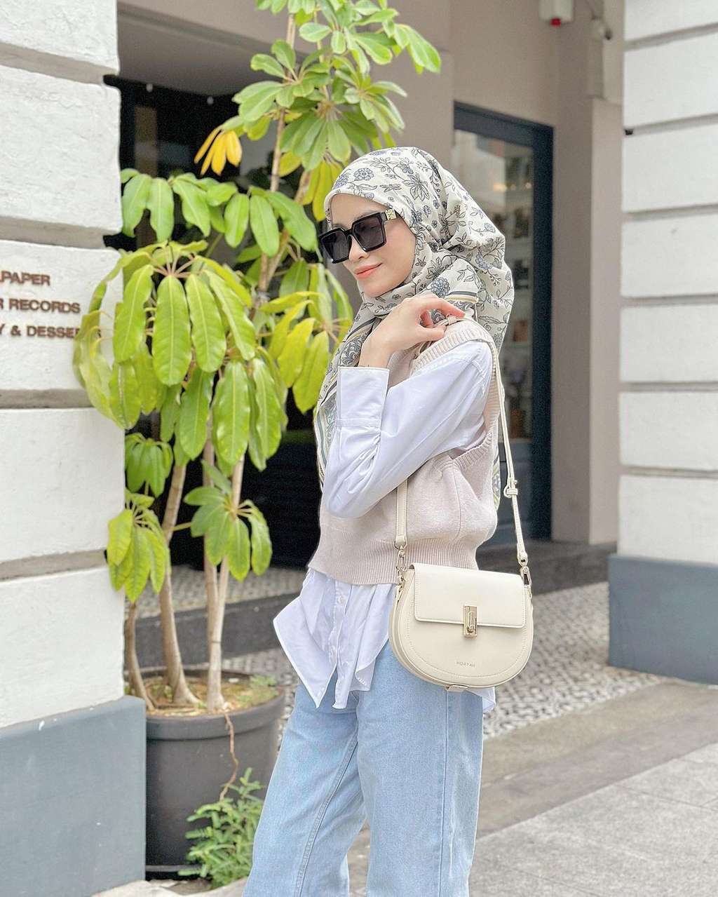 Kemeja dan vest