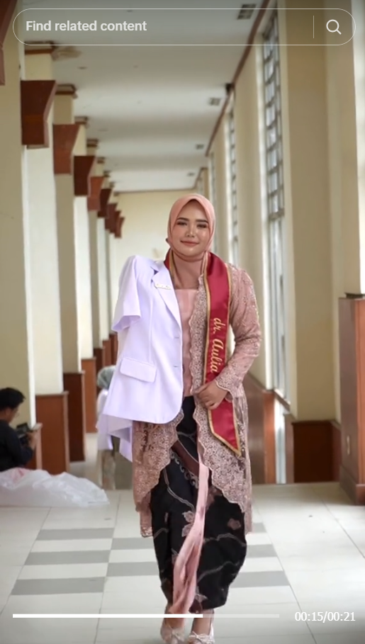 Salut! Wanita ini Rela Berjuang Teruskan Mimpi Sang Ayah Hingga Berhasil Menjadi Dokter