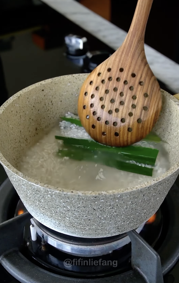 Memasak Nasi