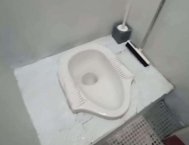 Makeover kamar mandi jorok jadi estetik dan cantik maksimal.
