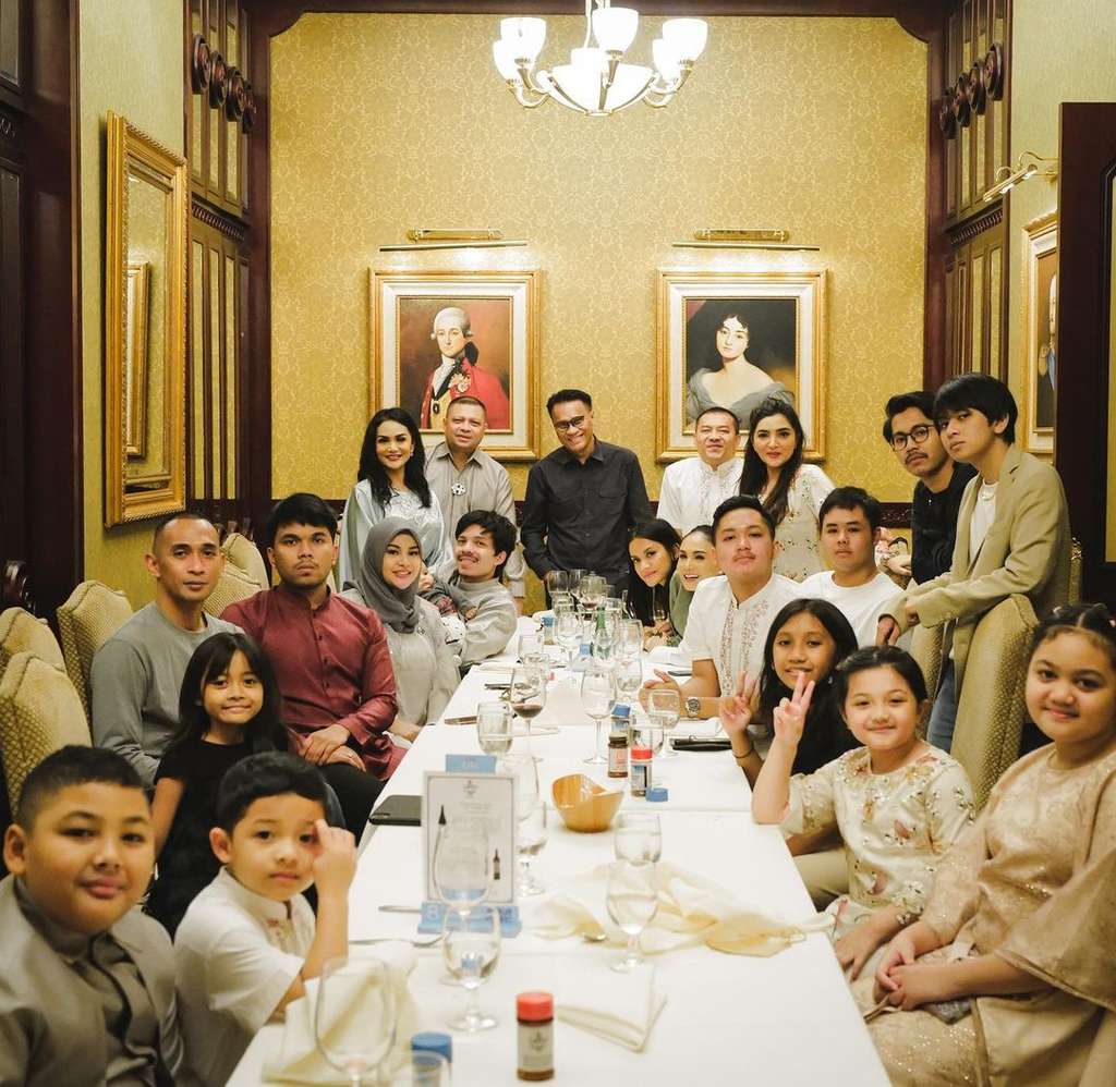 Dinner Bareng Dinner Bareng