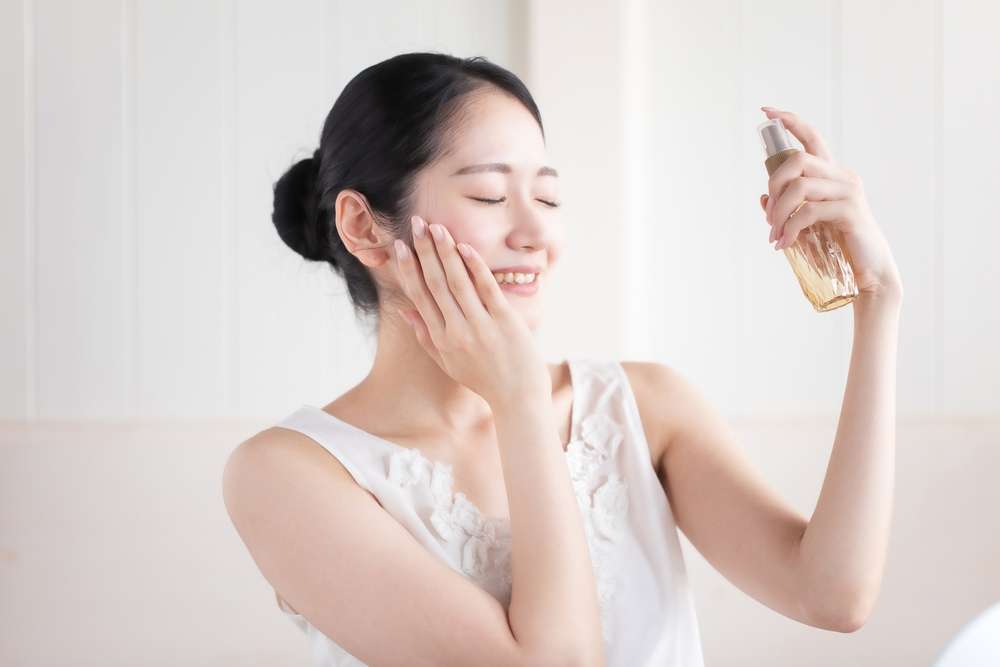 Memakai Setting Spray