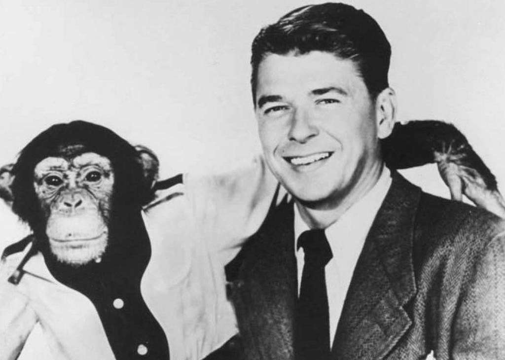 Ronald Reagan adalah ketua serikat aktor SAG sebelum menjadi Presiden AS Ronald Reagan adalah ketua serikat aktor SAG sebelum menjadi Presiden AS