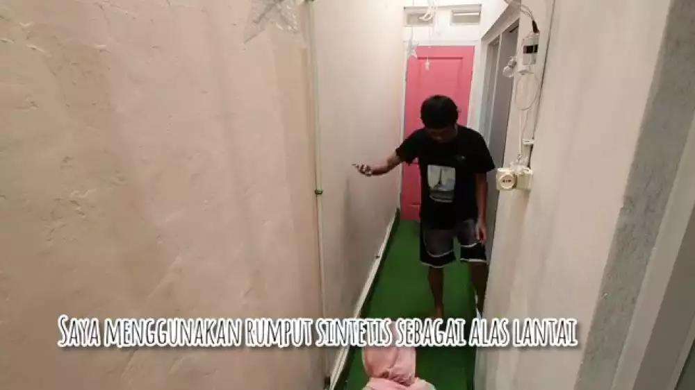 Lorong sempit mirip gang direnovasi jadi musholla.