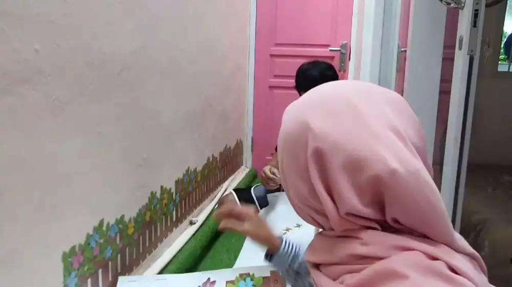 Lorong sempit mirip gang direnovasi jadi musholla.