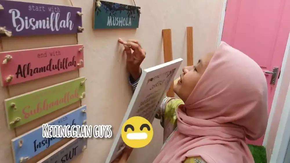 Lorong sempit mirip gang direnovasi jadi musholla.