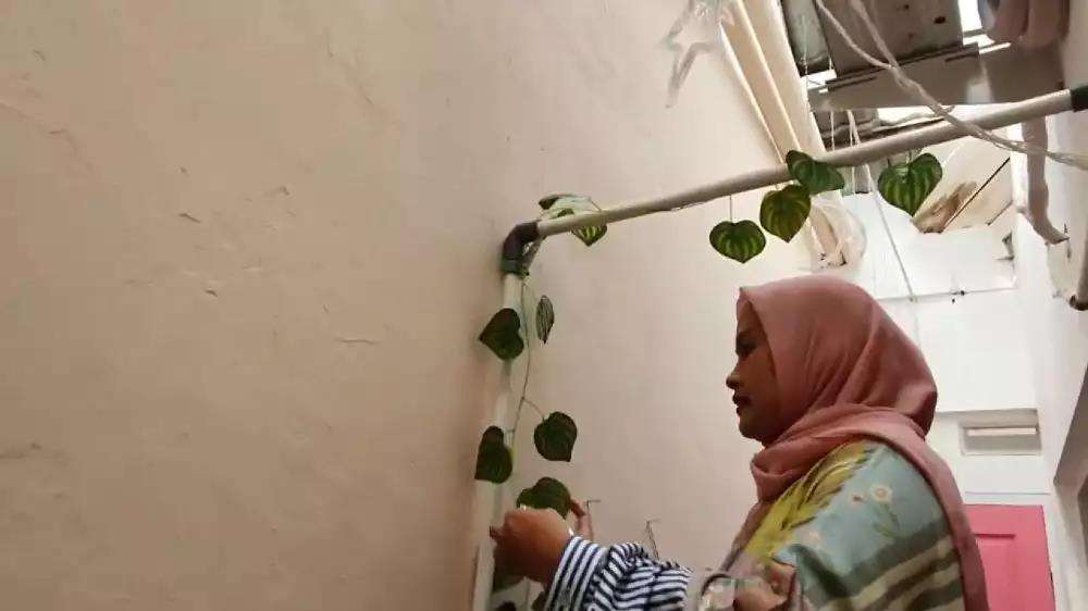 Lorong sempit mirip gang direnovasi jadi musholla.