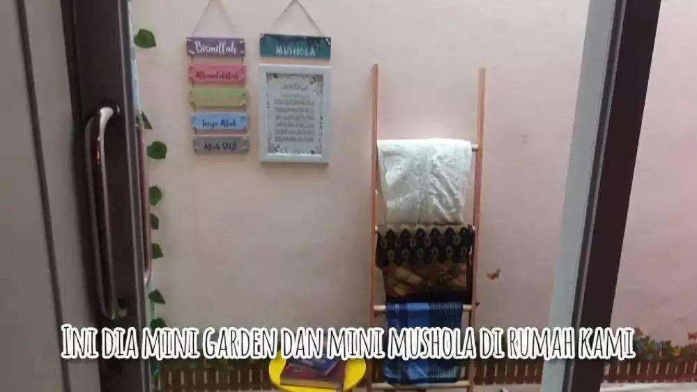 Lorong sempit mirip gang direnovasi jadi musholla.