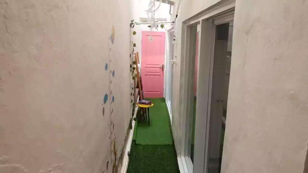 Lorong sempit mirip gang direnovasi jadi musholla.
