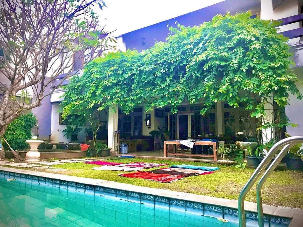 Potret rumah Yana Julio