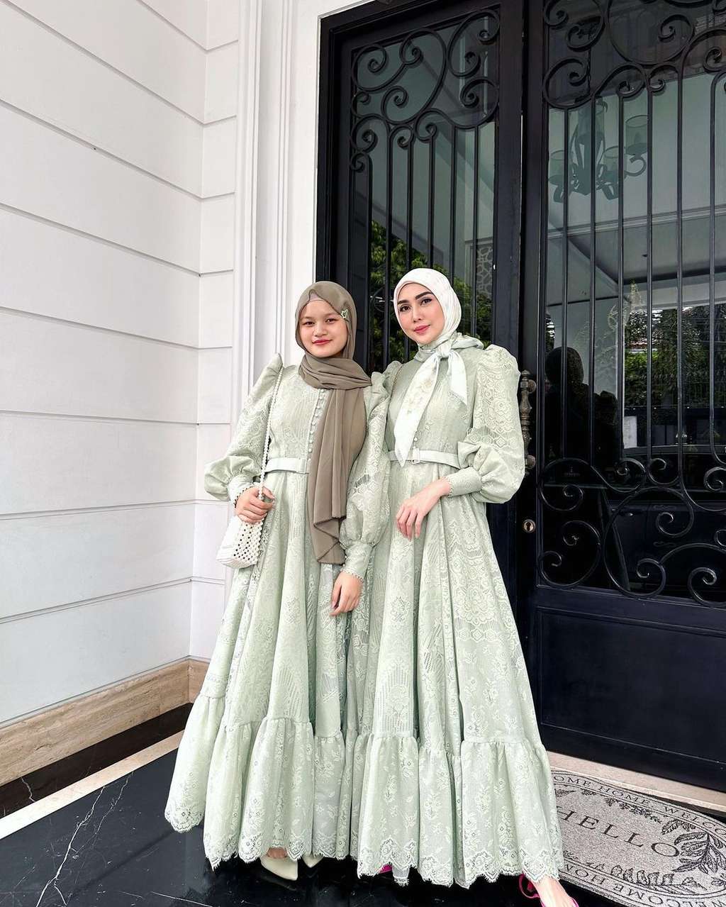 Misbareta Aisyah  dan Fenita Arie