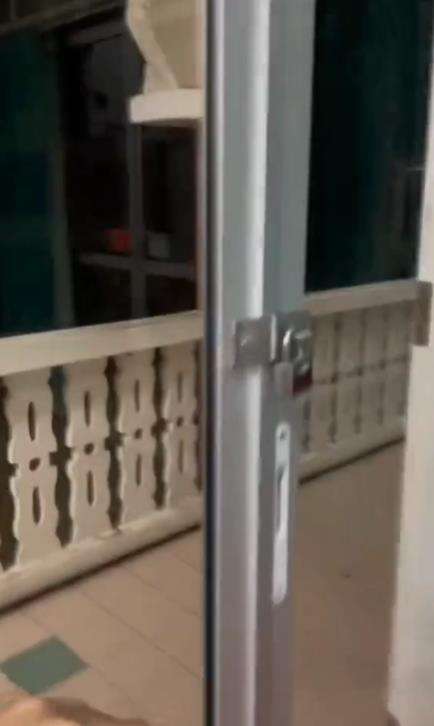 Pengalaman seram terkunci di dalam masjid.