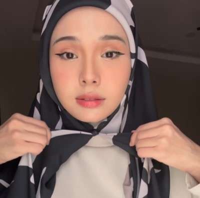 Hijab magnet