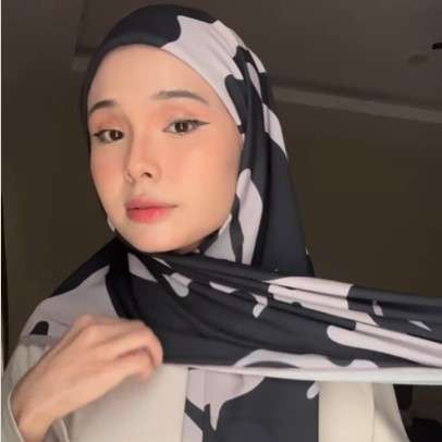Hijab magnet