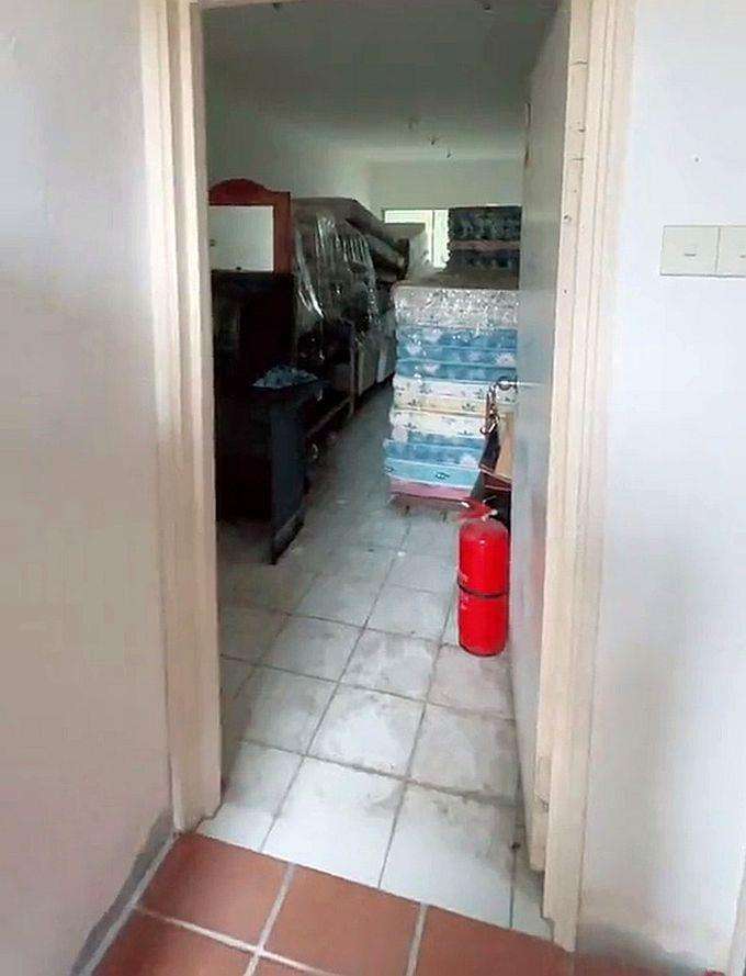 Beli rumah kondominium, malah dijadikan gudang sama pengelolanya.