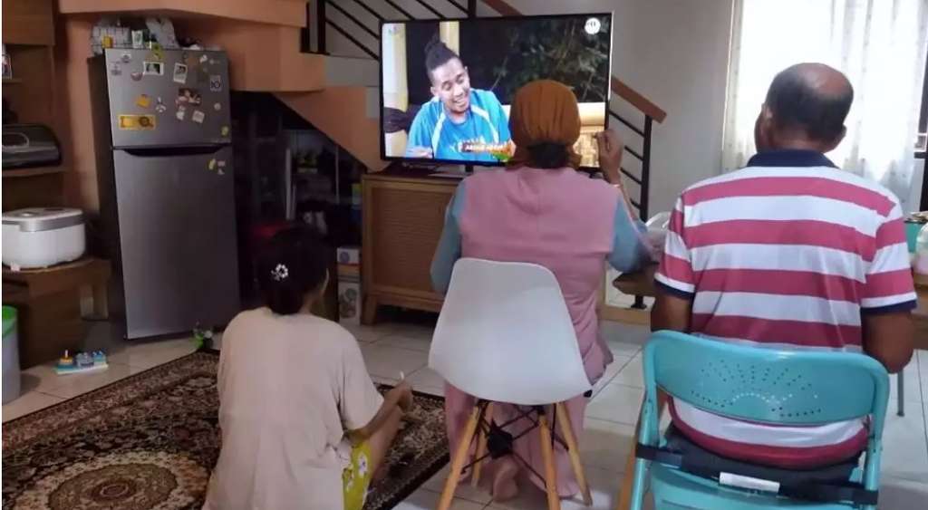 Potret kedekatan Indah dan mertua