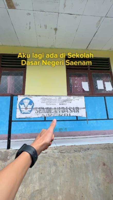 Viral SD Negeri di NTT punya pemandangan cantik di belakang toiletnya.