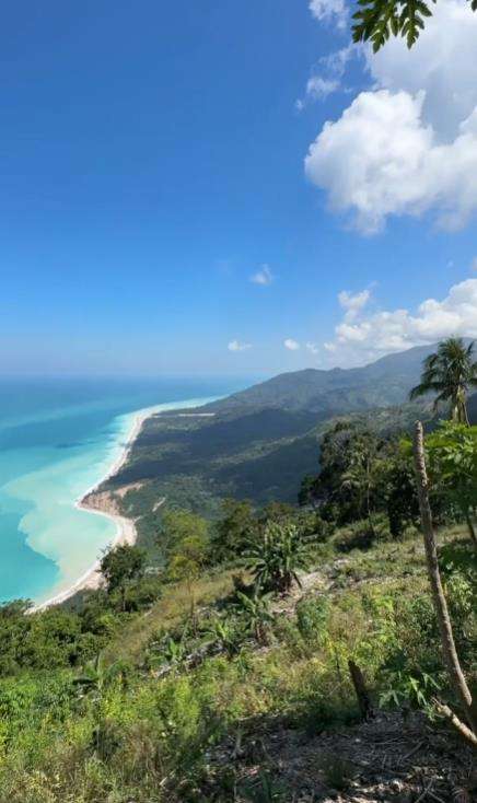 Viral SD Negeri di NTT punya pemandangan cantik di belakang toiletnya.