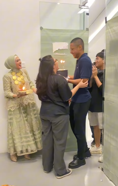 Tiara Savitri