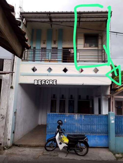 Renovasi total rumah jadul dua lantai.