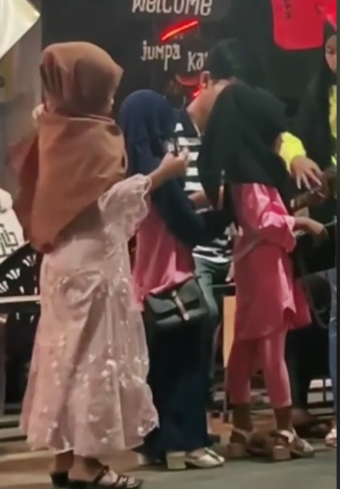 TikTok @sabrya2