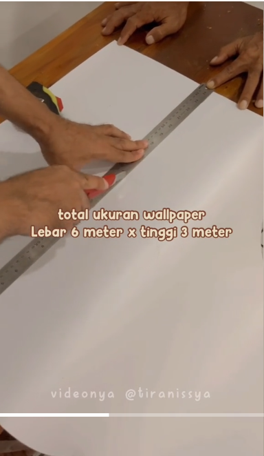 Makeover Rumah di Kampung Pakai Wallpaper Harga Rp15 Juta, Begini Penampakannya!