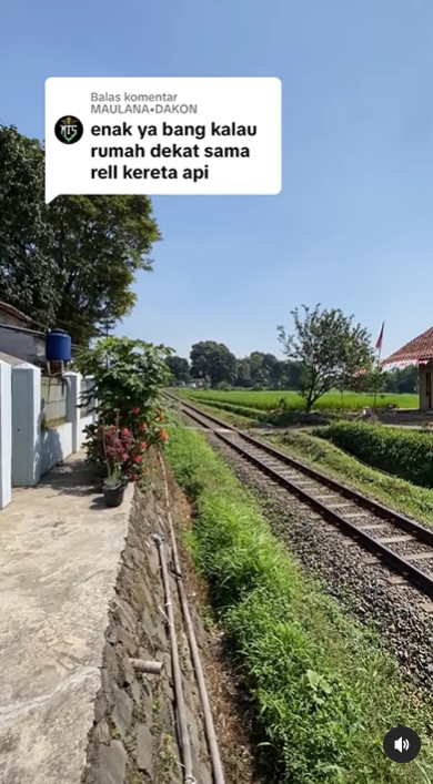 rumah dekat rel kereta api