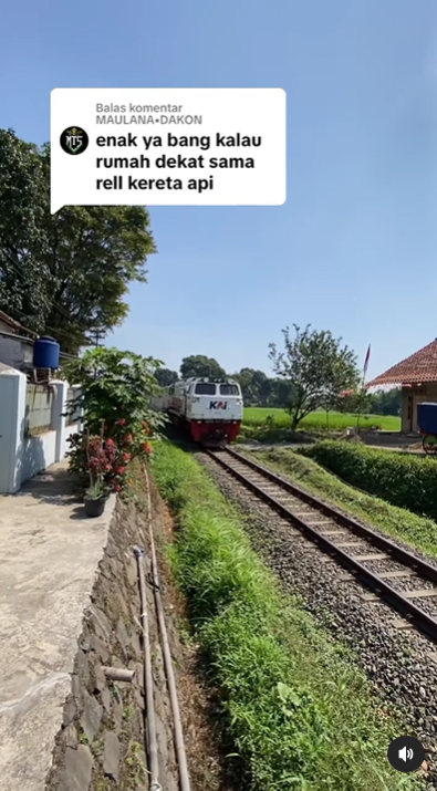 rumah dekat rel kereta api