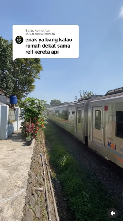 rumah dekat rel kereta api