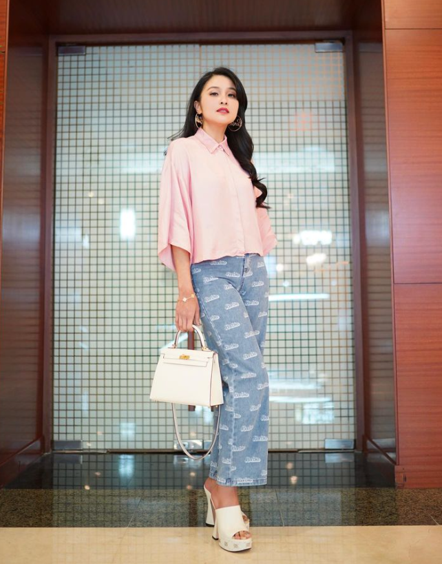 sandra dewi