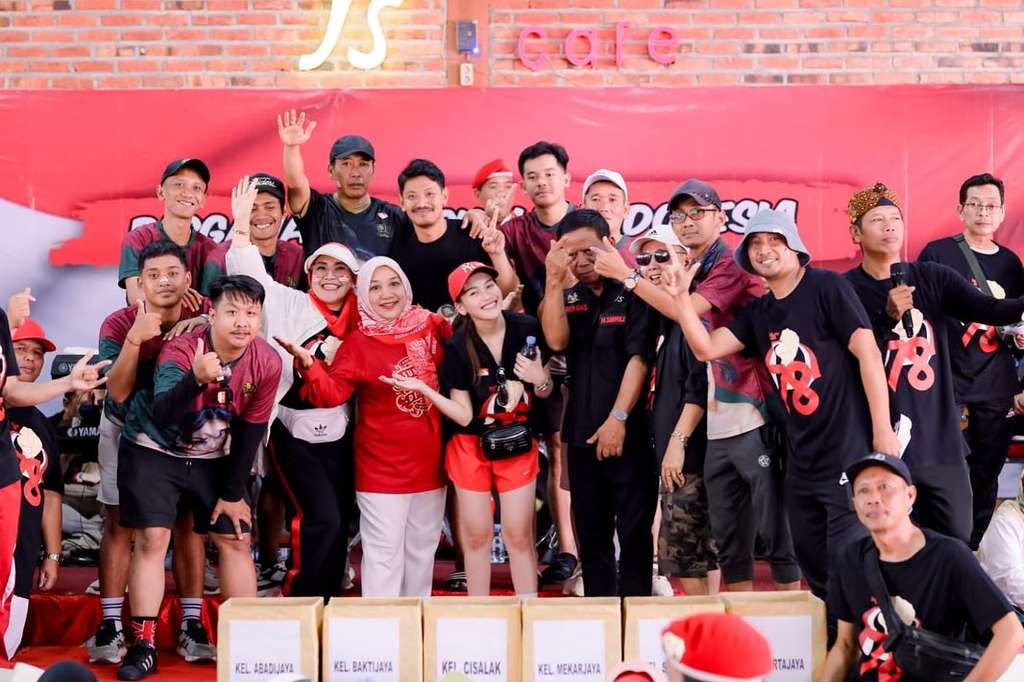 Ayu Ting Ting gerak jalan santai bareng warga